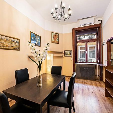 Oktogon Beautiful Relaxing Apartment Budapest Exterior photo