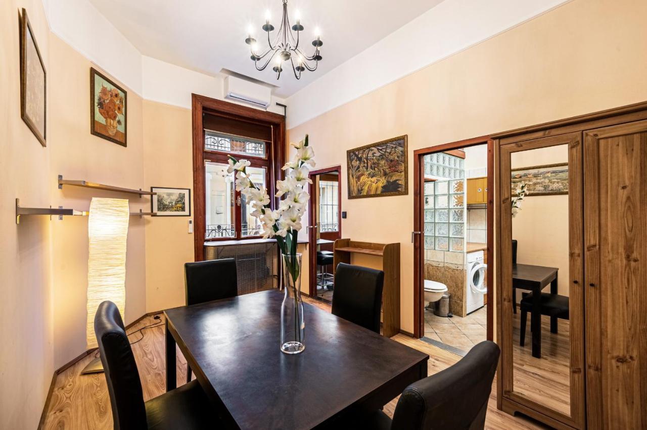 Oktogon Beautiful Relaxing Apartment Budapest Exterior photo
