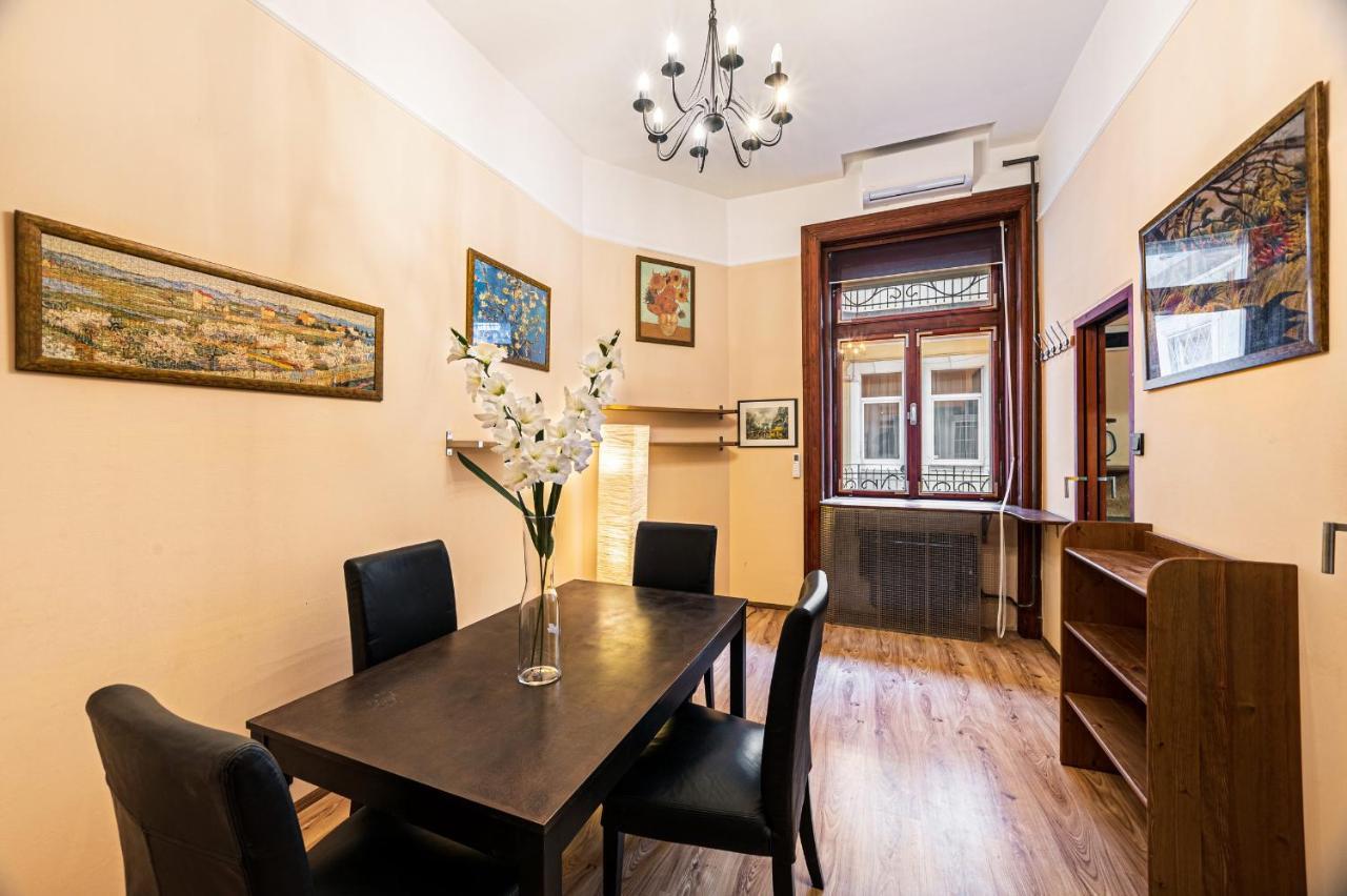 Oktogon Beautiful Relaxing Apartment Budapest Exterior photo