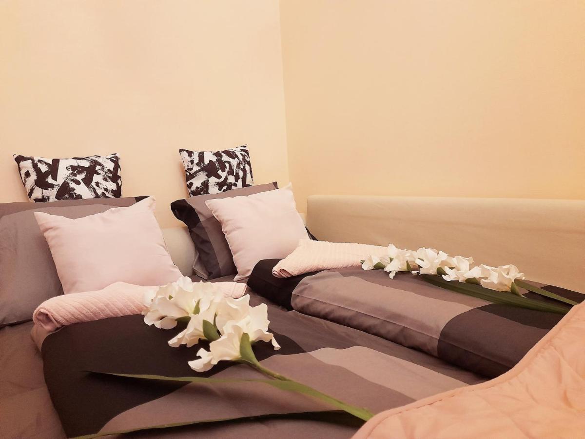 Oktogon Beautiful Relaxing Apartment Budapest Exterior photo
